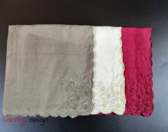 Lịch Sử Tranh Thêu Tay Việt Nam: Những Câu Chuyện Đằng Sau Mũi Chỉ